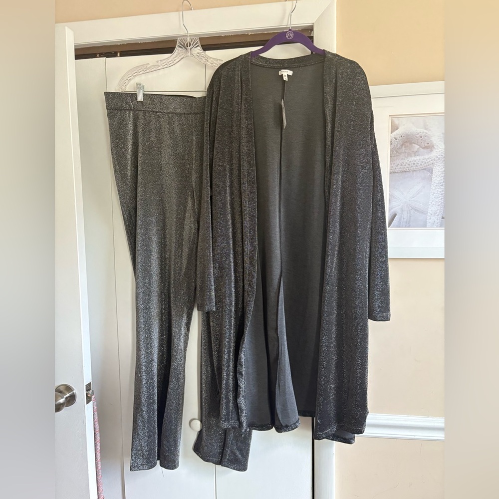 Shimmering Silver Black Set 2X NWT